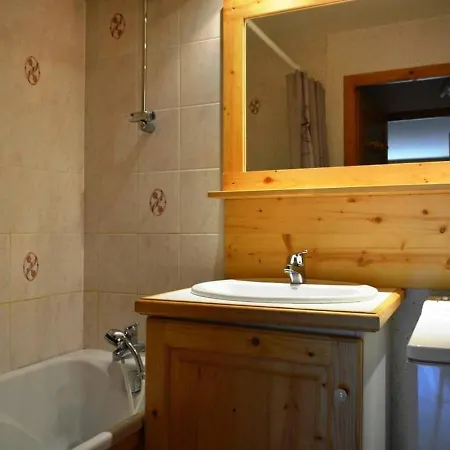 Appt 3 Pieces, 6 Couchages, Proche Commerces Et Pistes, Parking Inclus, Animaux Admis - Fr-1-241-177 Διαμέρισμα